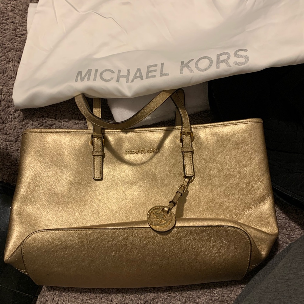 Michale kors gold purse